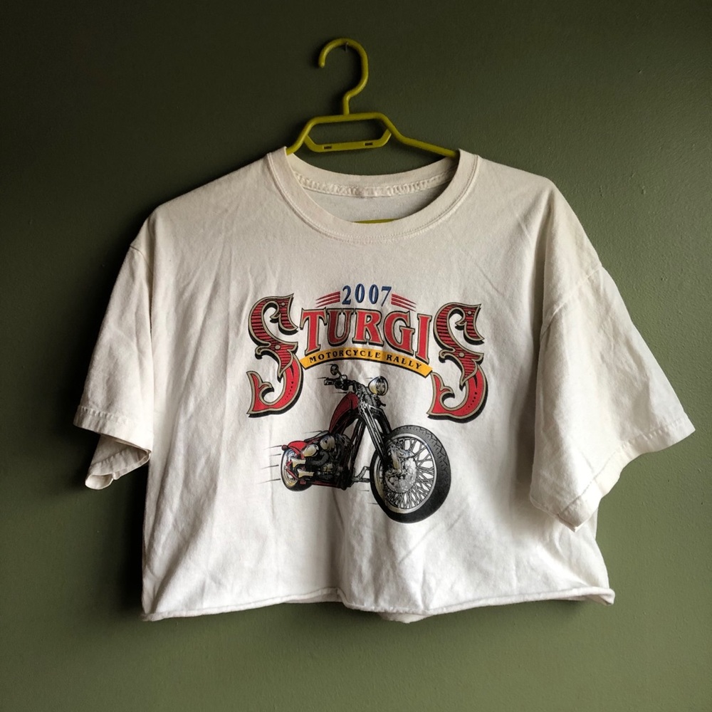 Cropped Graphic Tee